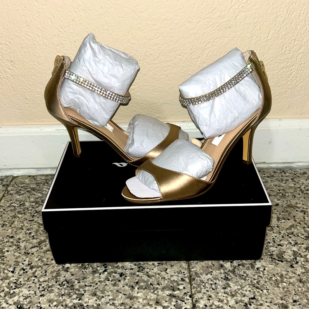 CHAMPAGNE SATIN CRYSTAL ANKLE-STRAP HIGH-HEEL DRESSY SANDAL
